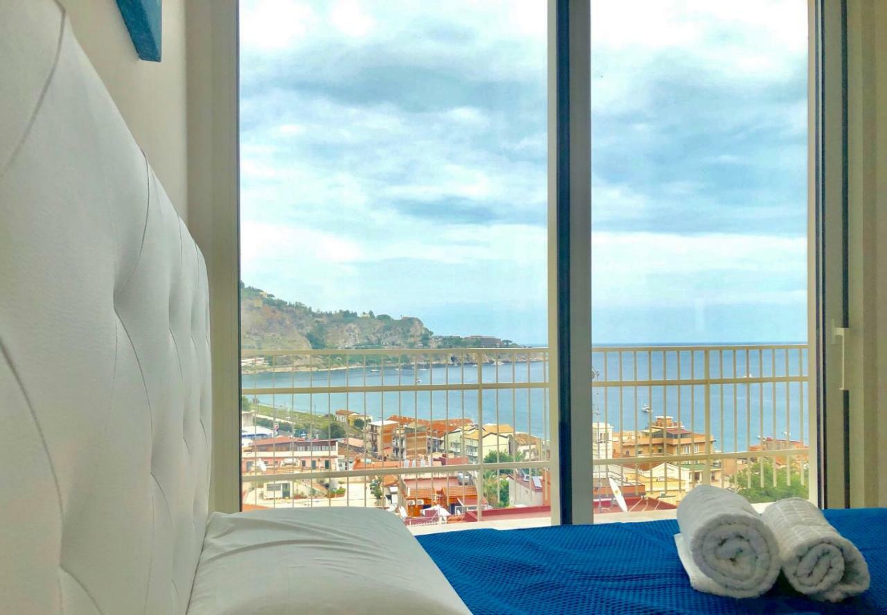 Апартаменты Taormina Wonderful Solarium Джардини-Наксос Экстерьер фото
