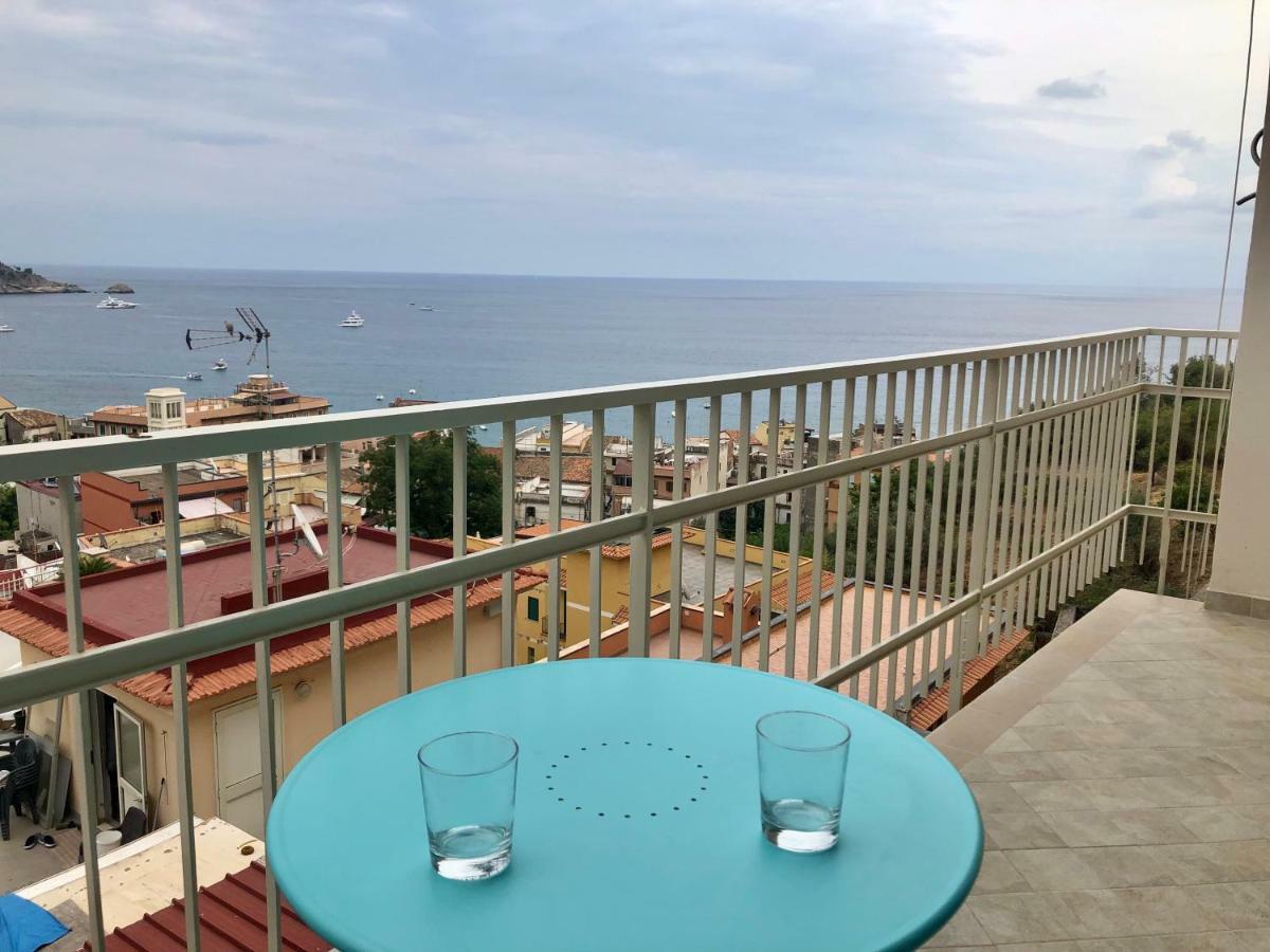 Апартаменты Taormina Wonderful Solarium Джардини-Наксос Экстерьер фото